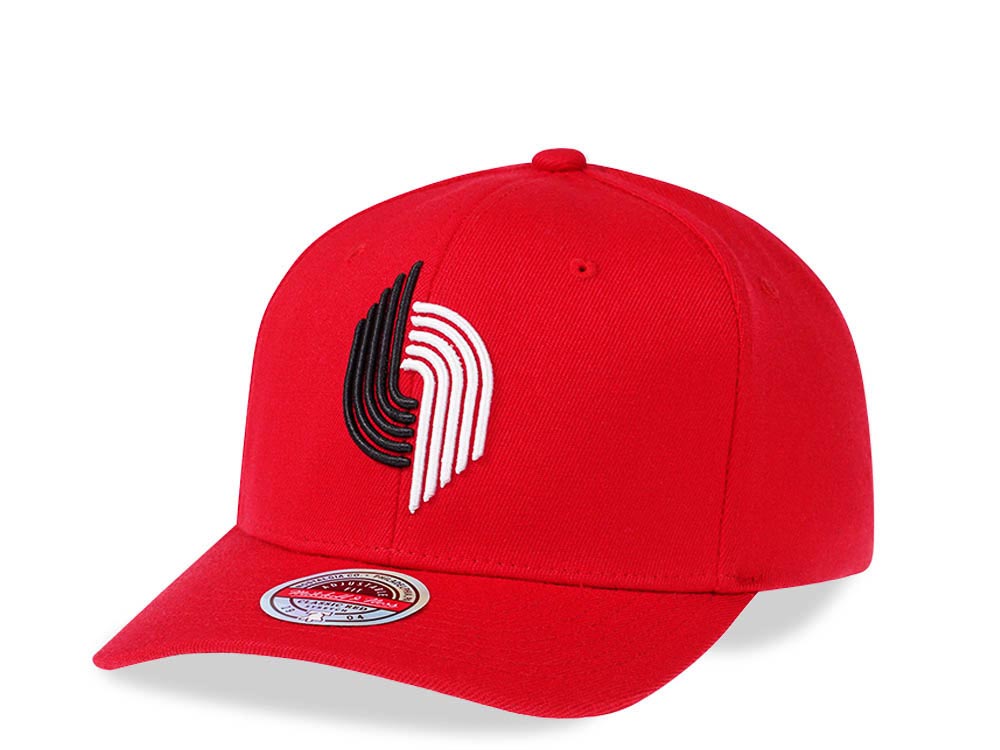 Mitchell & Ness Portland Trail Blazers Team Ground Red Line Solid Flex Snapback Cap